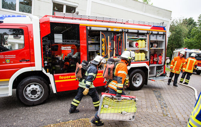 Technischer Defekt: Brand in LKW - Bild 02_4