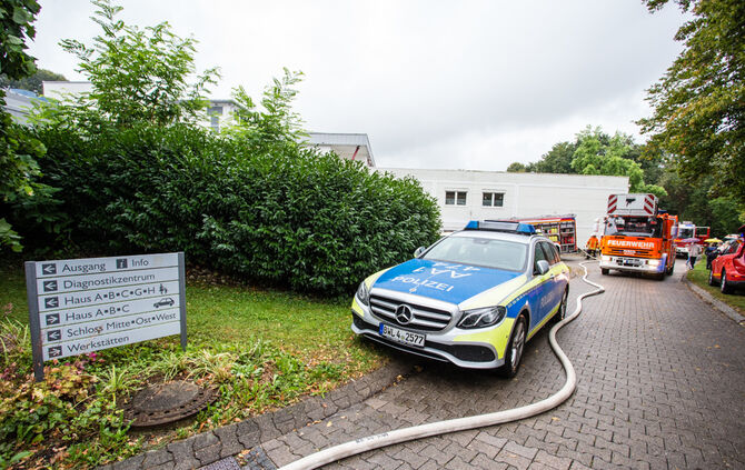 Technischer Defekt: Brand in LKW - Bild 01_6